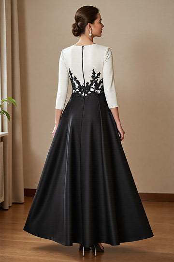 Haute Basse Satin Une Ligne Noir et Blanc Mère de la Mariée Robe Avec Appliques